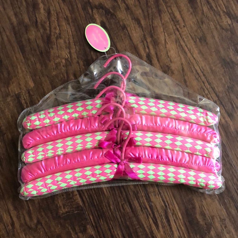 Five piece hanger set
